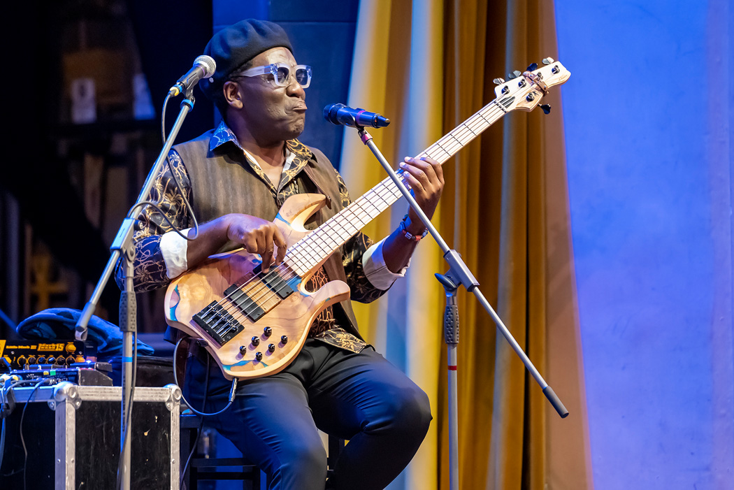 Richard Bona Trio